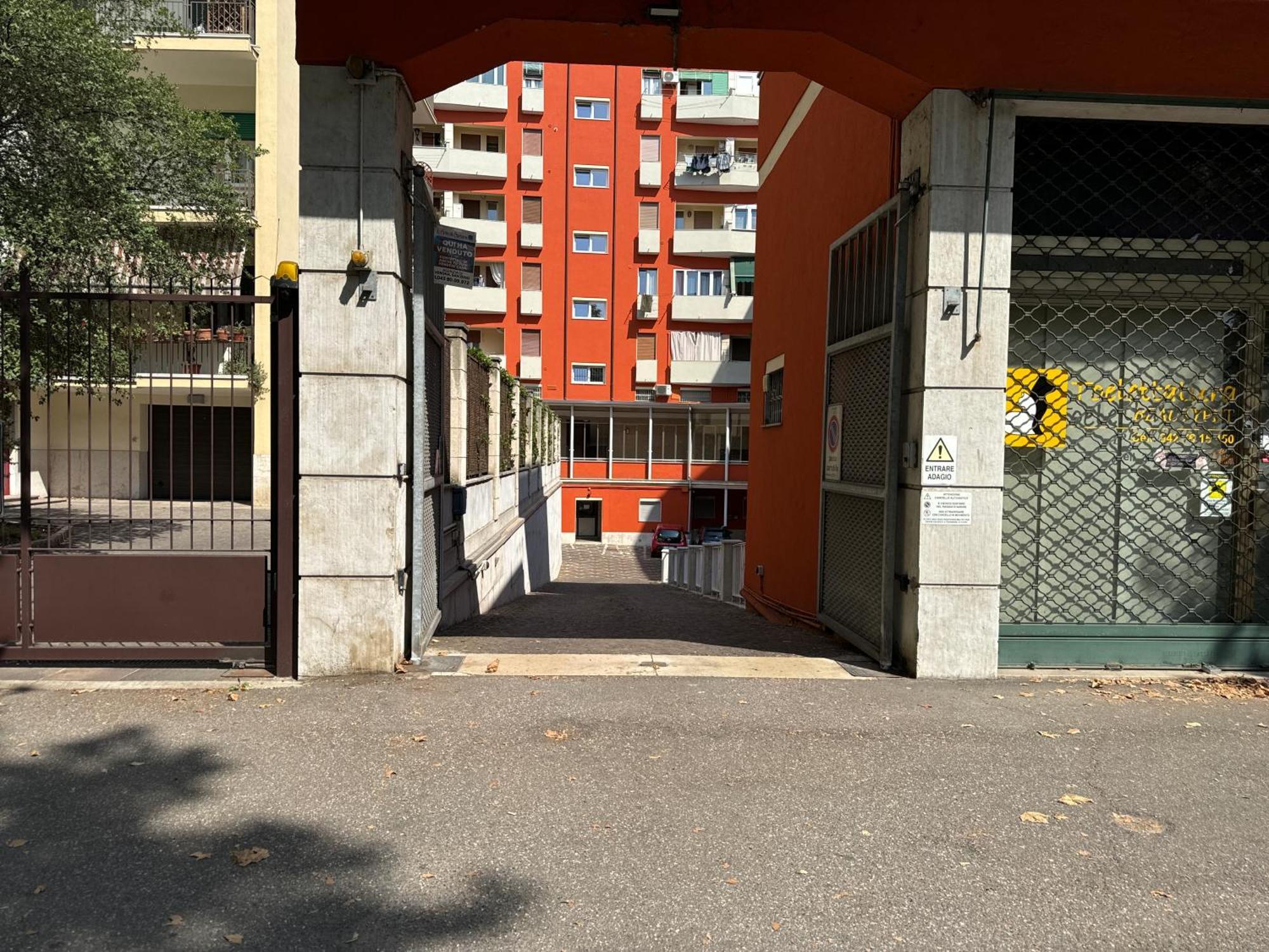 Casa Vacanza Elena Verona Exterior photo